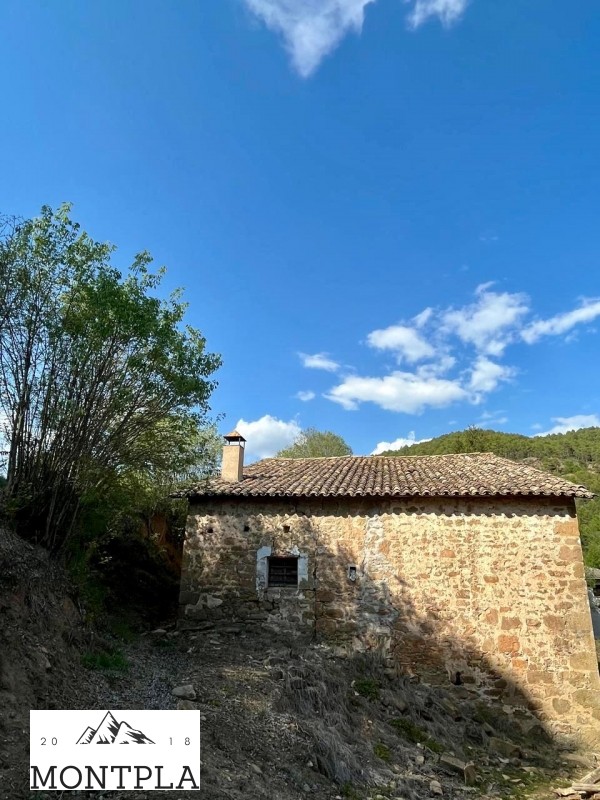 Farmhouse for sale in Baronia de Rialb, La Noguera, Pallars Juss i Sobir