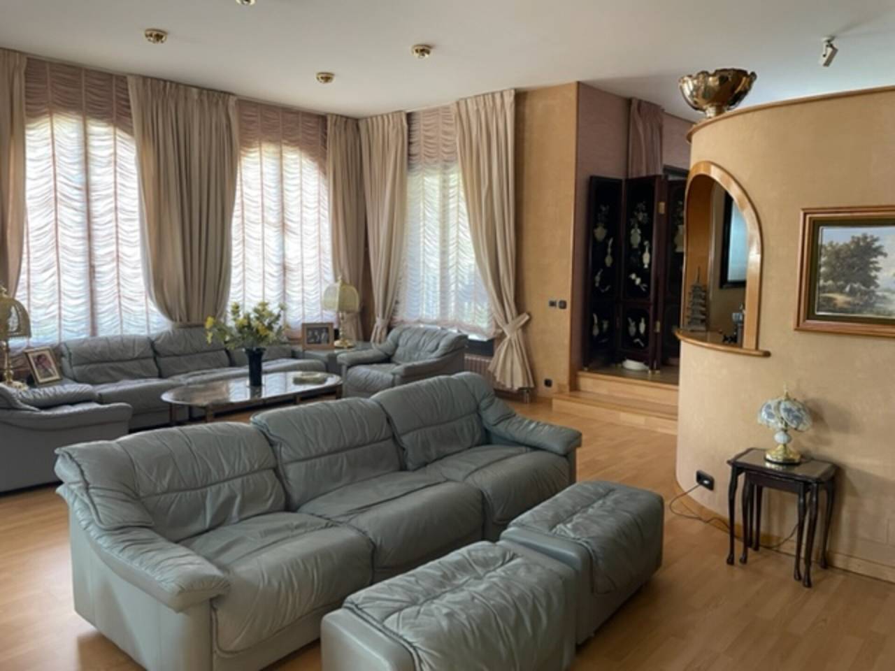 Villa for sale in Nagol